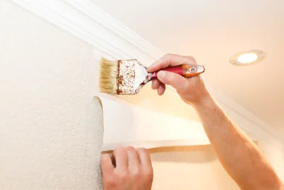 Pose de papier peint à Galié — revêtements muraux et toiles de verre